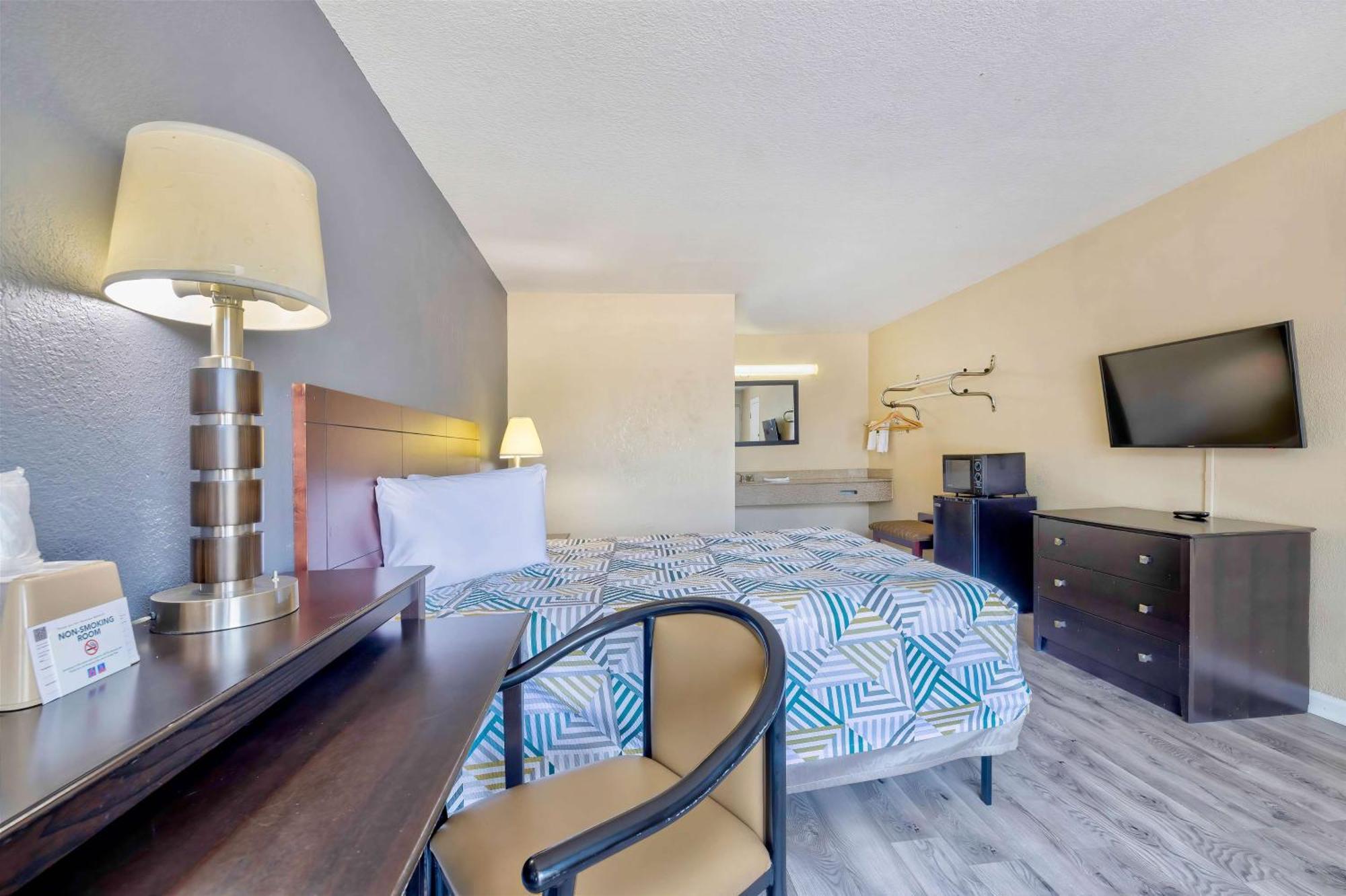 6 Effingham, Il Hotel 2*