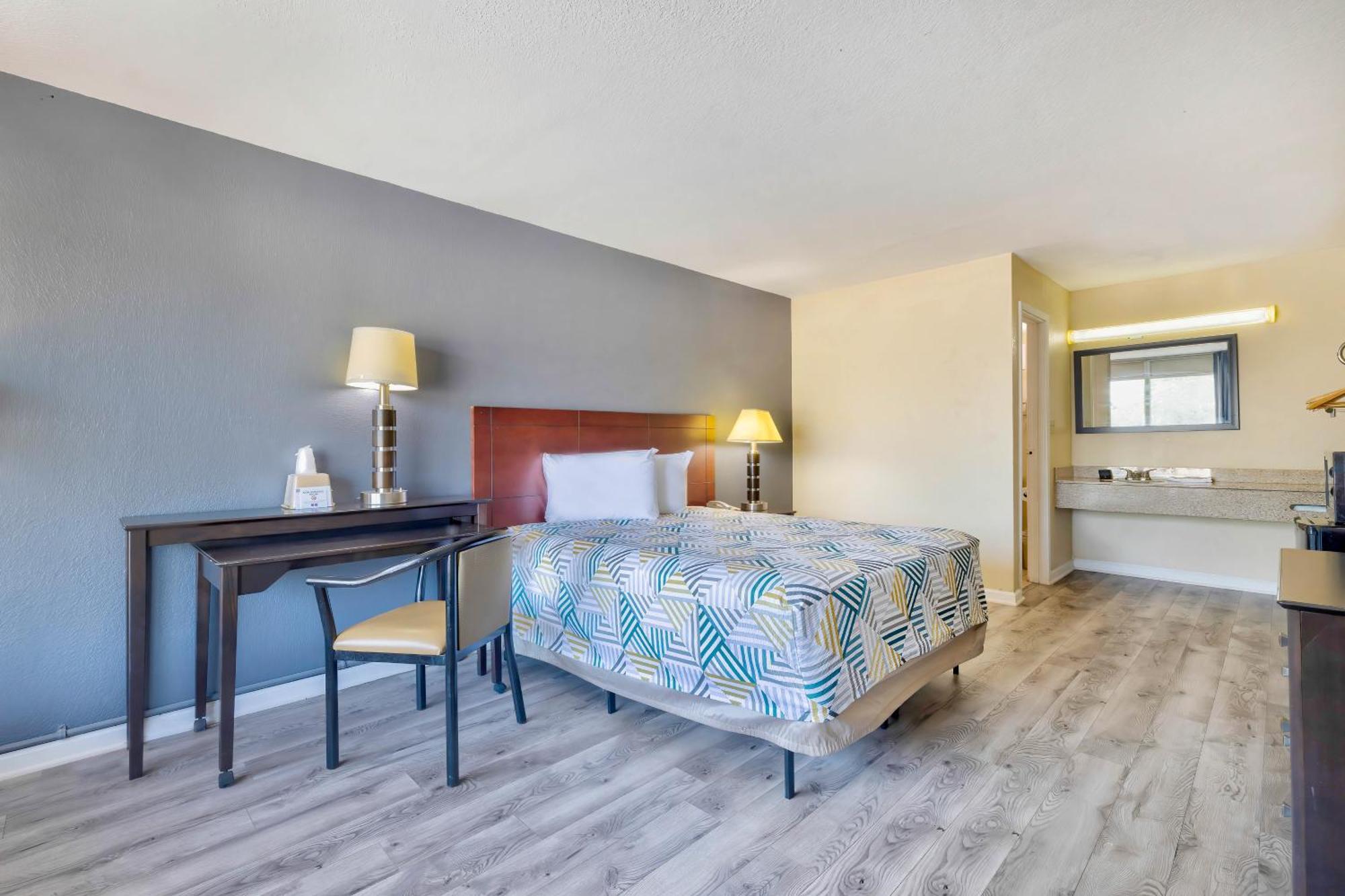 6 Effingham, Il Hotel 2*