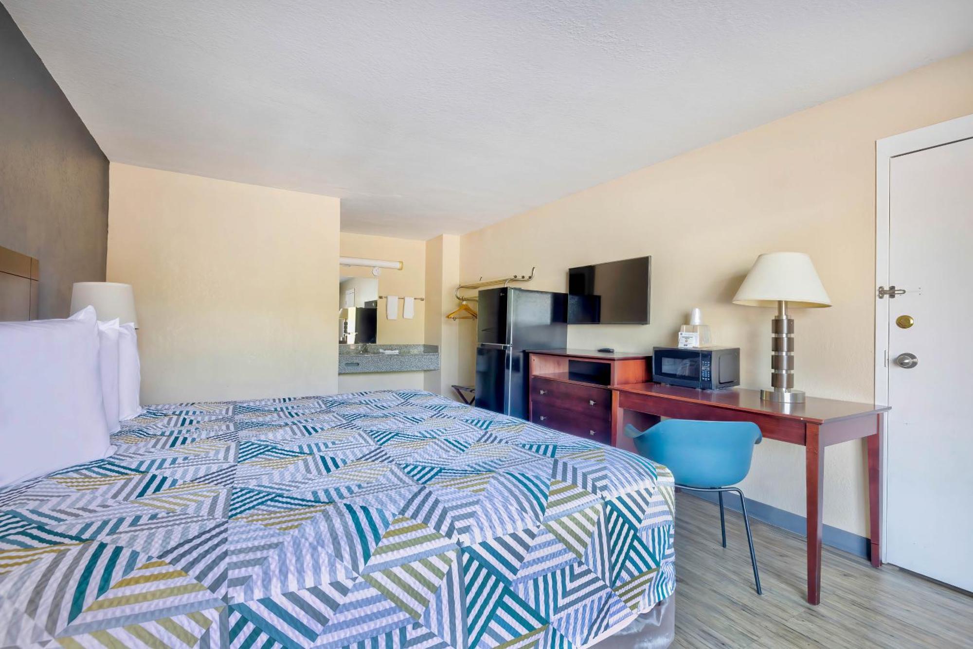 6 Effingham, Il Hotel